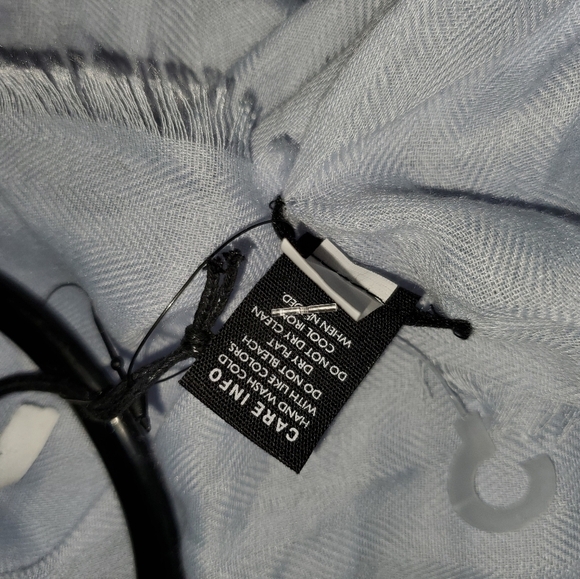 WHO WHAT WEAR Target Scarf - Zenon Blue 🧕🧣💙 - Picture 4 of 6